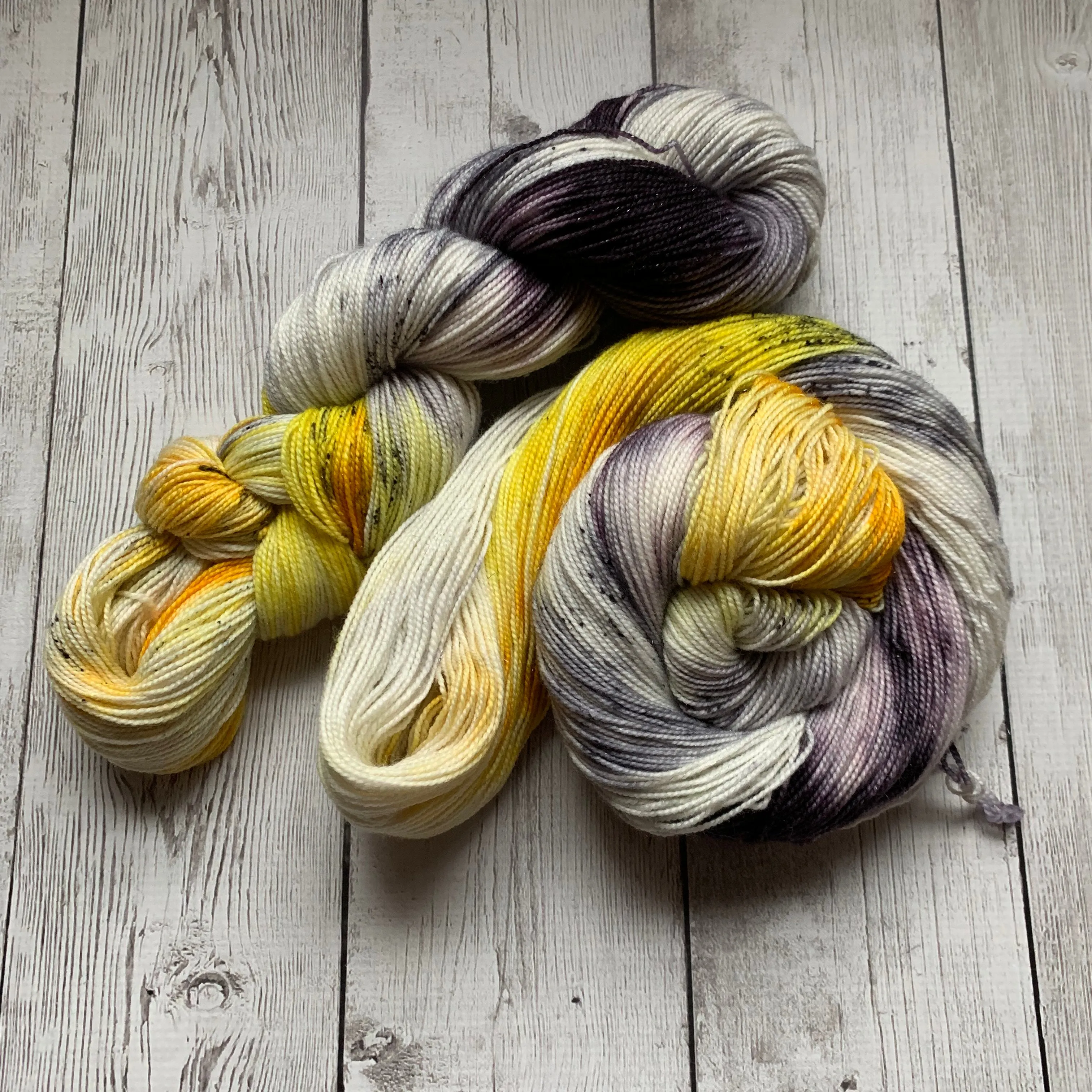 JANUARY 2020 "PROSPERITY" - Persimmon Hill Yarn of the Month by Alma Park