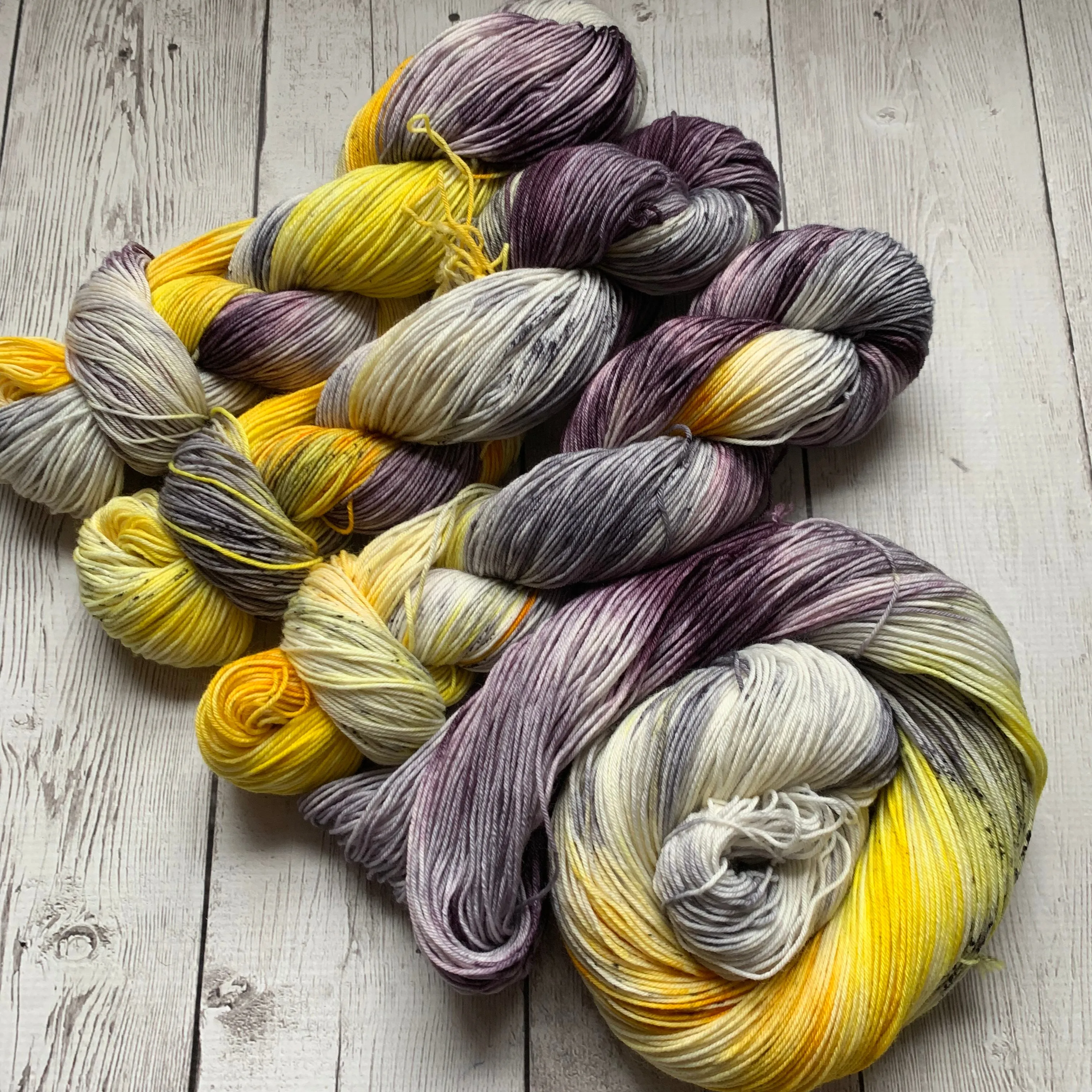 JANUARY 2020 "PROSPERITY" - Persimmon Hill Yarn of the Month by Alma Park