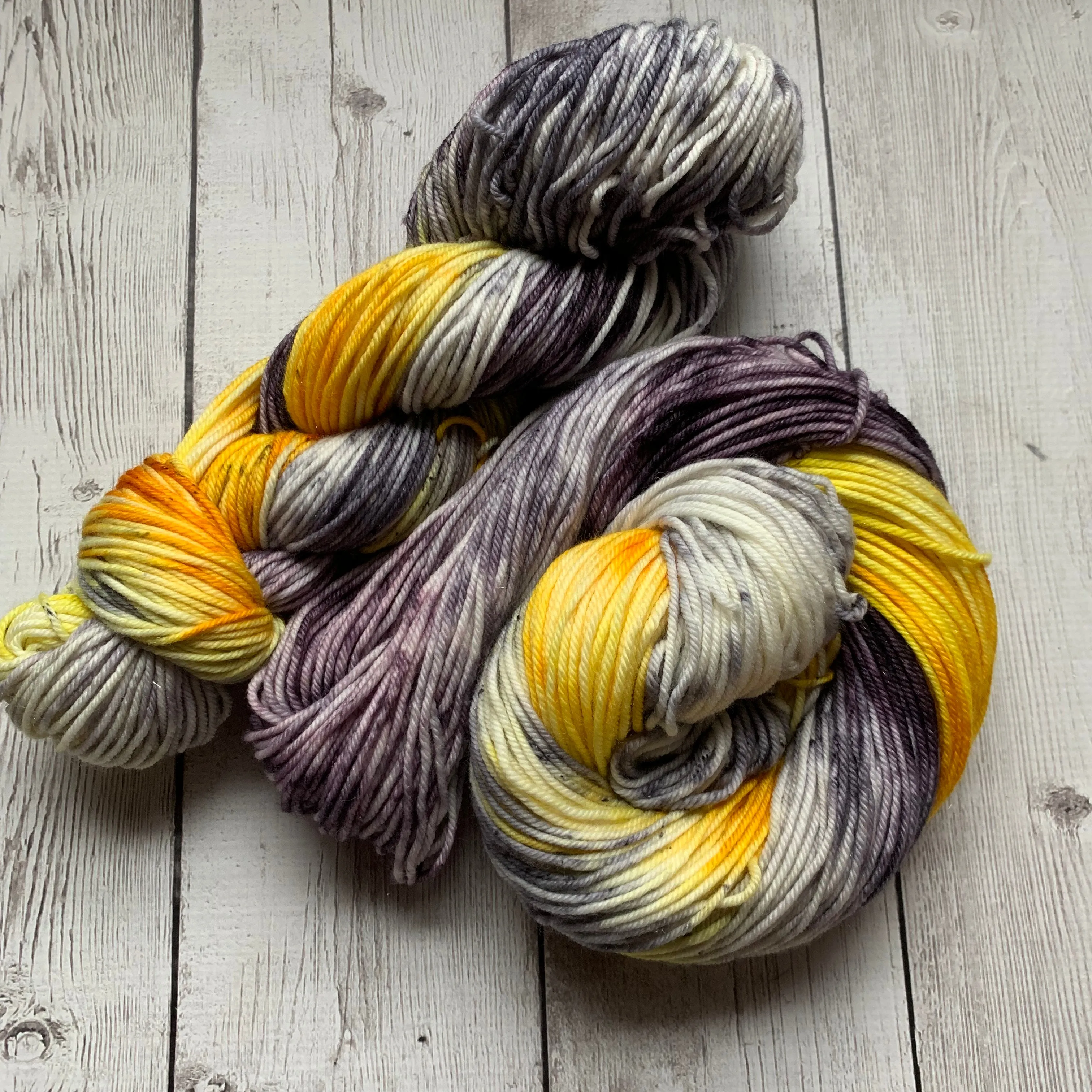 JANUARY 2020 "PROSPERITY" - Persimmon Hill Yarn of the Month by Alma Park