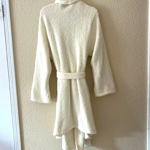 Jose Natori Cozy Plush Ivory White Belted  Robe M