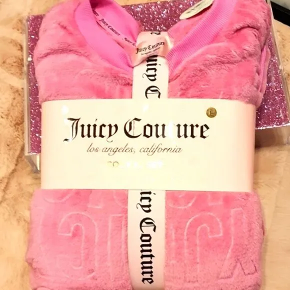 Juicy Couture Cozy Name Logo Velour PJ Set
