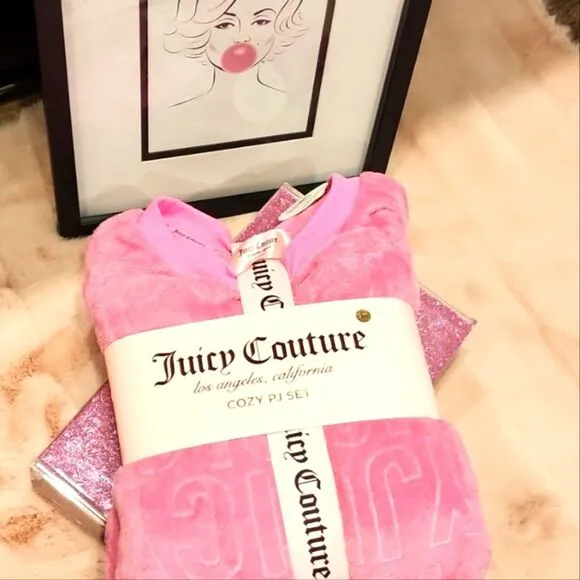 Juicy Couture Cozy Name Logo Velour PJ Set