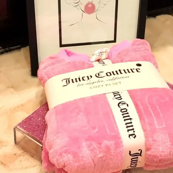 Juicy Couture Cozy Name Logo Velour PJ Set