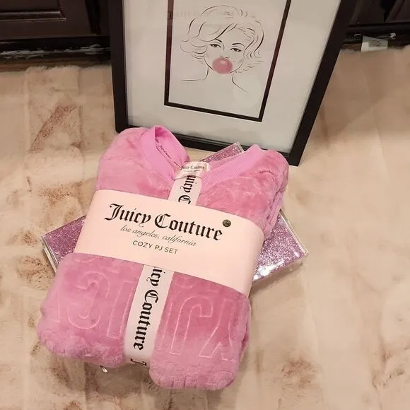 Juicy Couture Cozy Name Logo Velour PJ Set