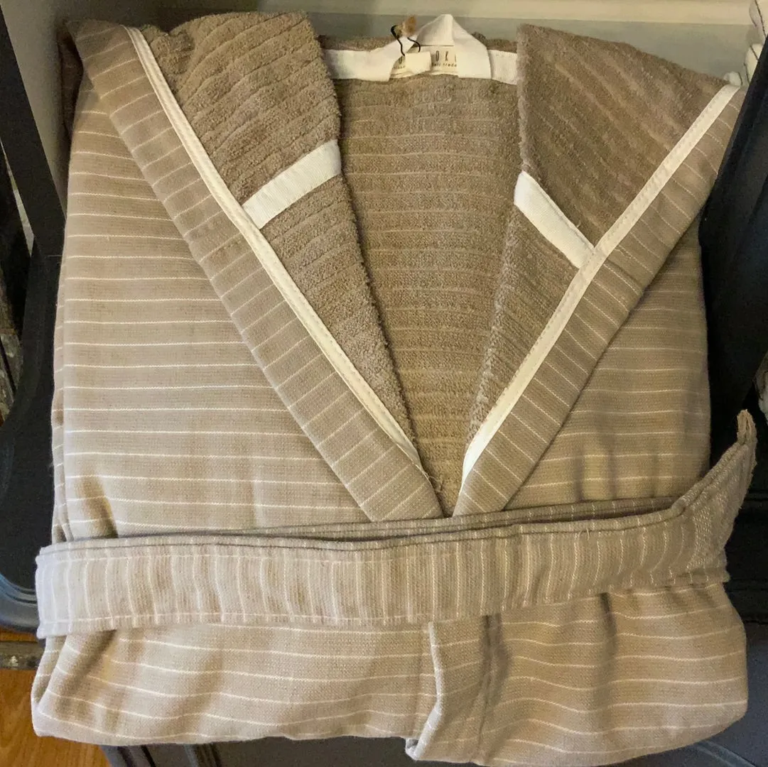 Leo Terry Robe