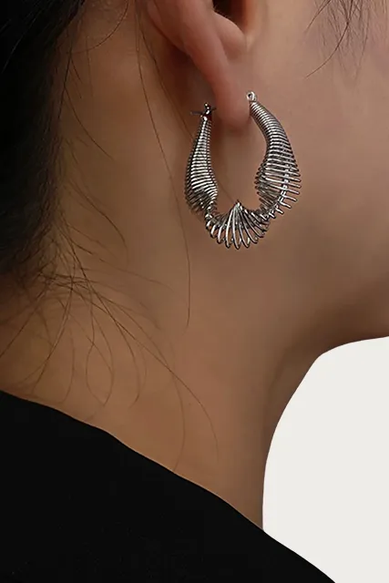 METROPOLIS TWISTED HOOP EARRINGS
