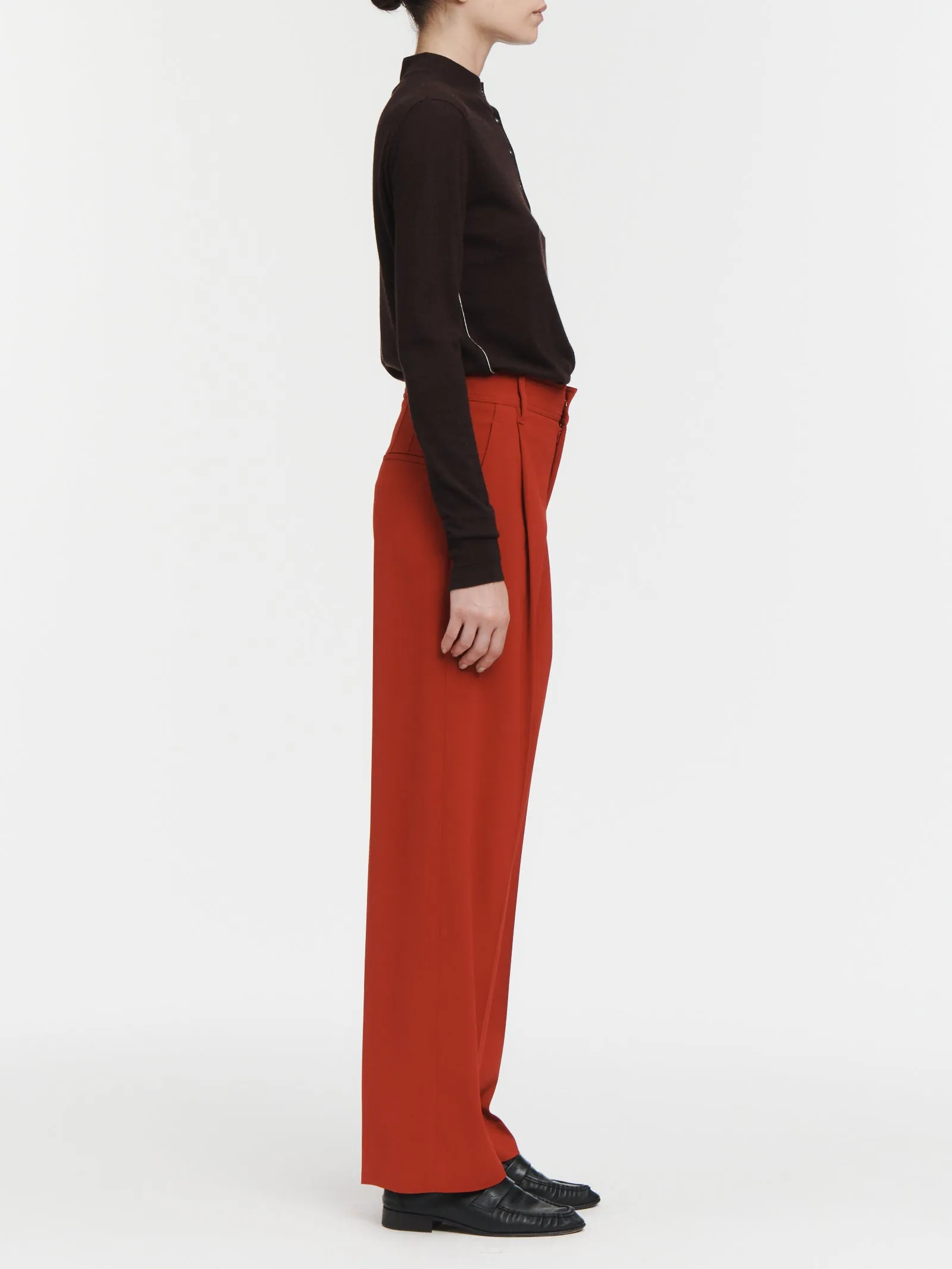 Mid Rise Single Pleat Front Trouser in Hunting Red