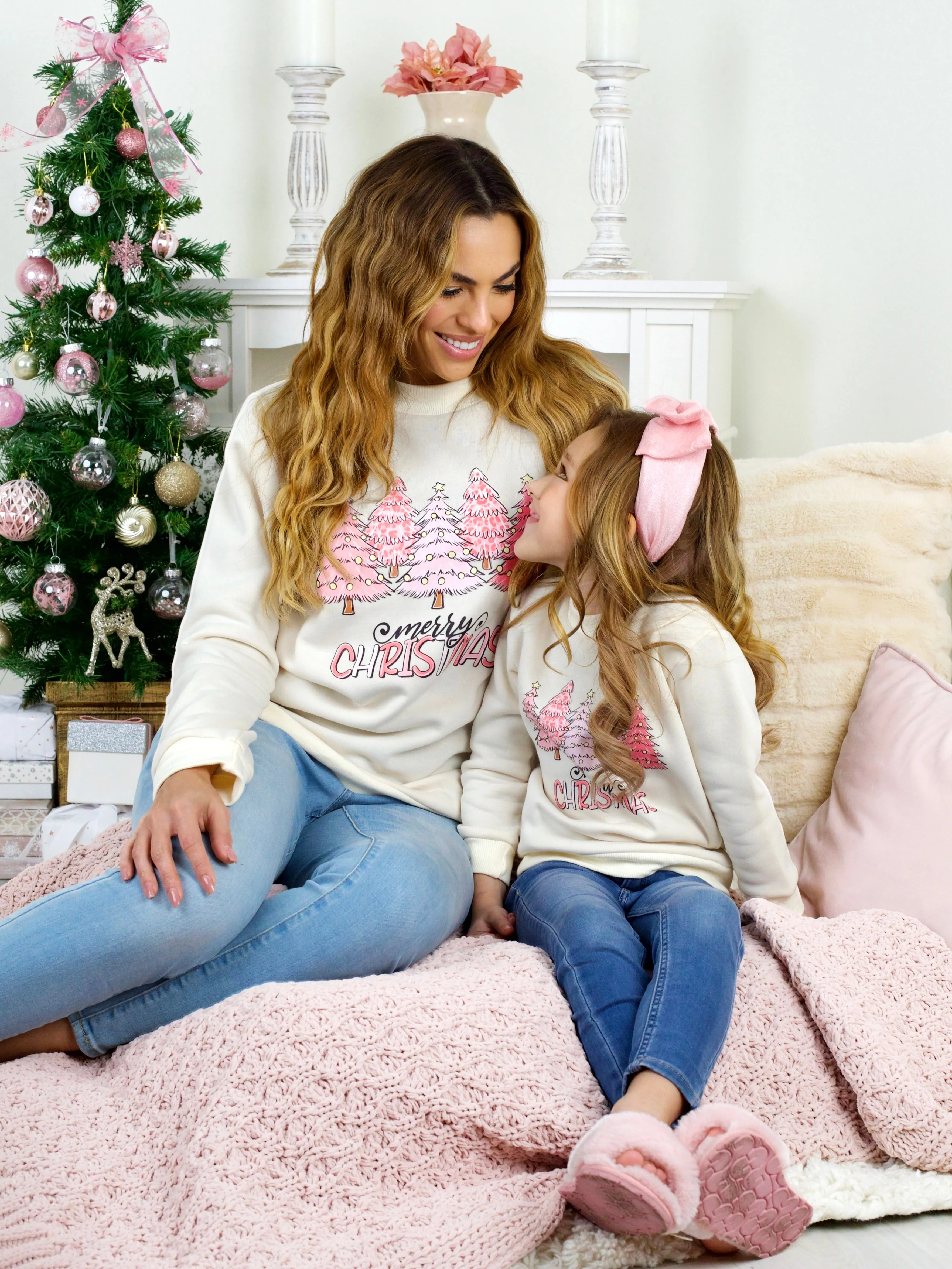 Mommy & Me Merry Christmas Graphic Sweatshirt