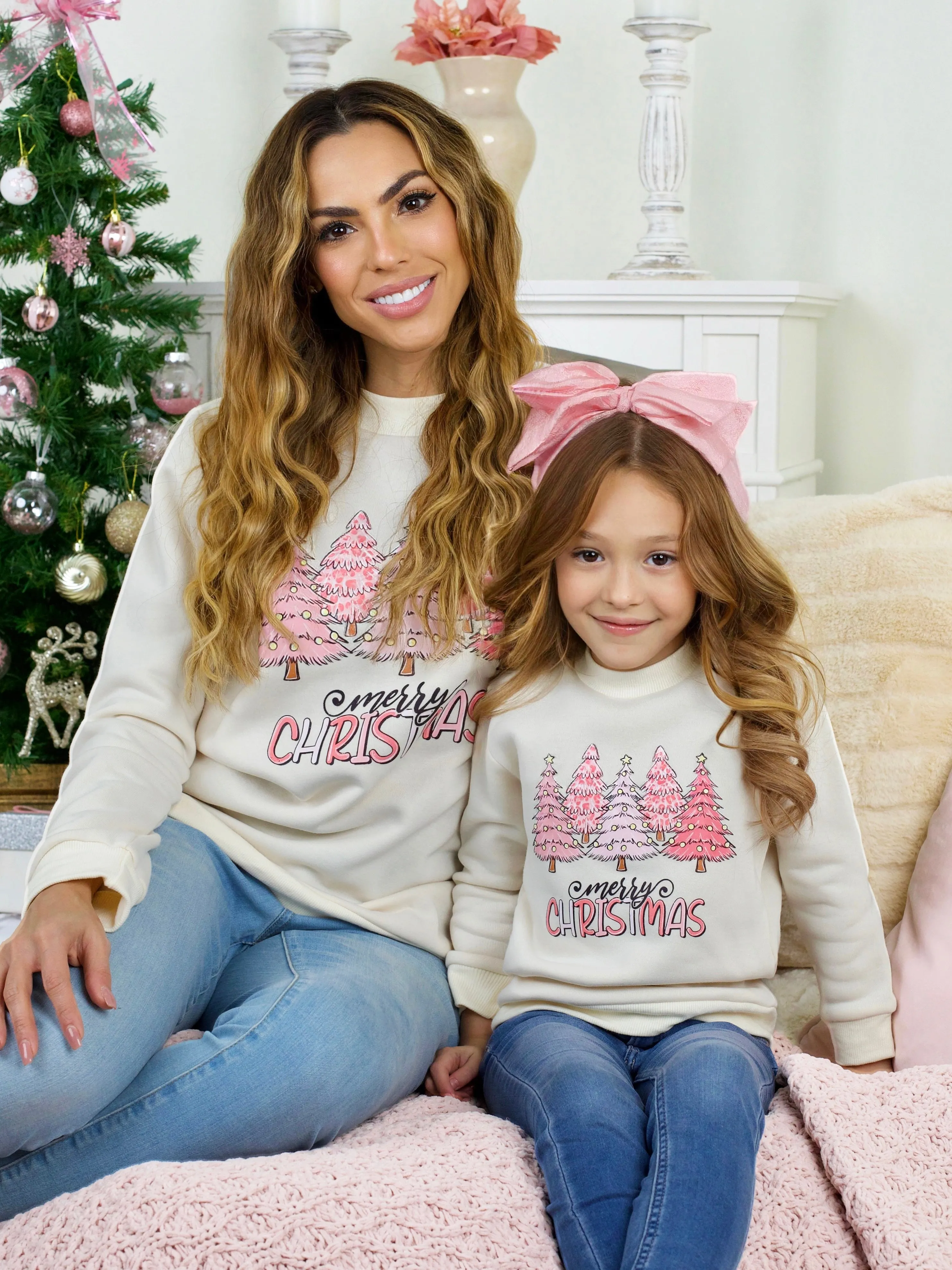 Mommy & Me Merry Christmas Graphic Sweatshirt