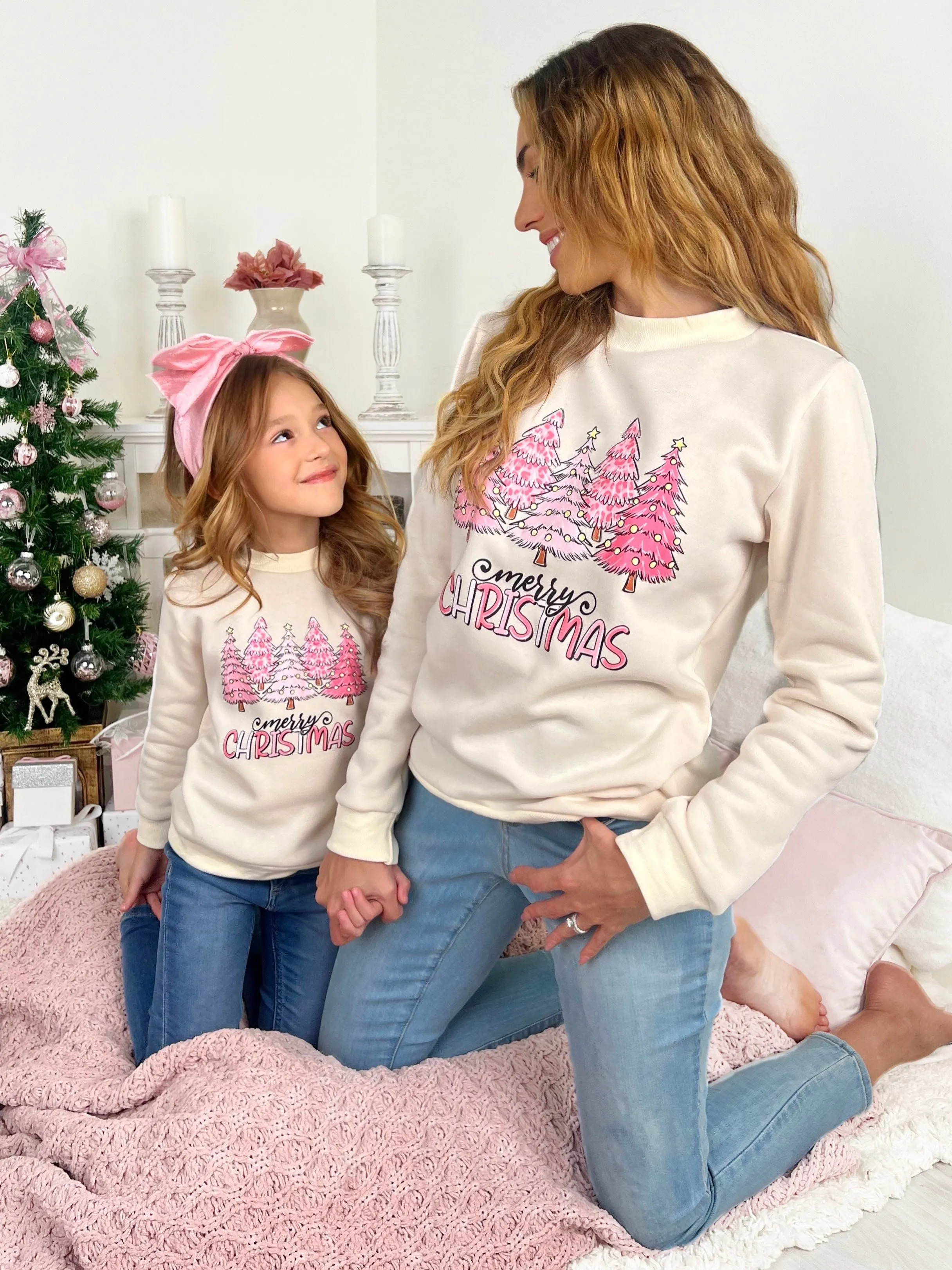 Mommy & Me Merry Christmas Graphic Sweatshirt
