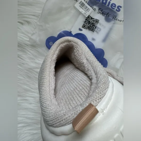 NEW! Cloudies - Cozy Slipper