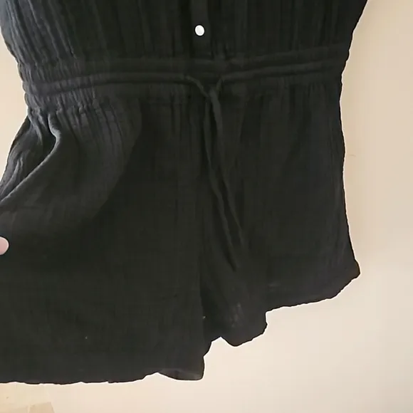 NEW! LOU &amp; GREY Black Triple Cloth V-neck Romper Medium.