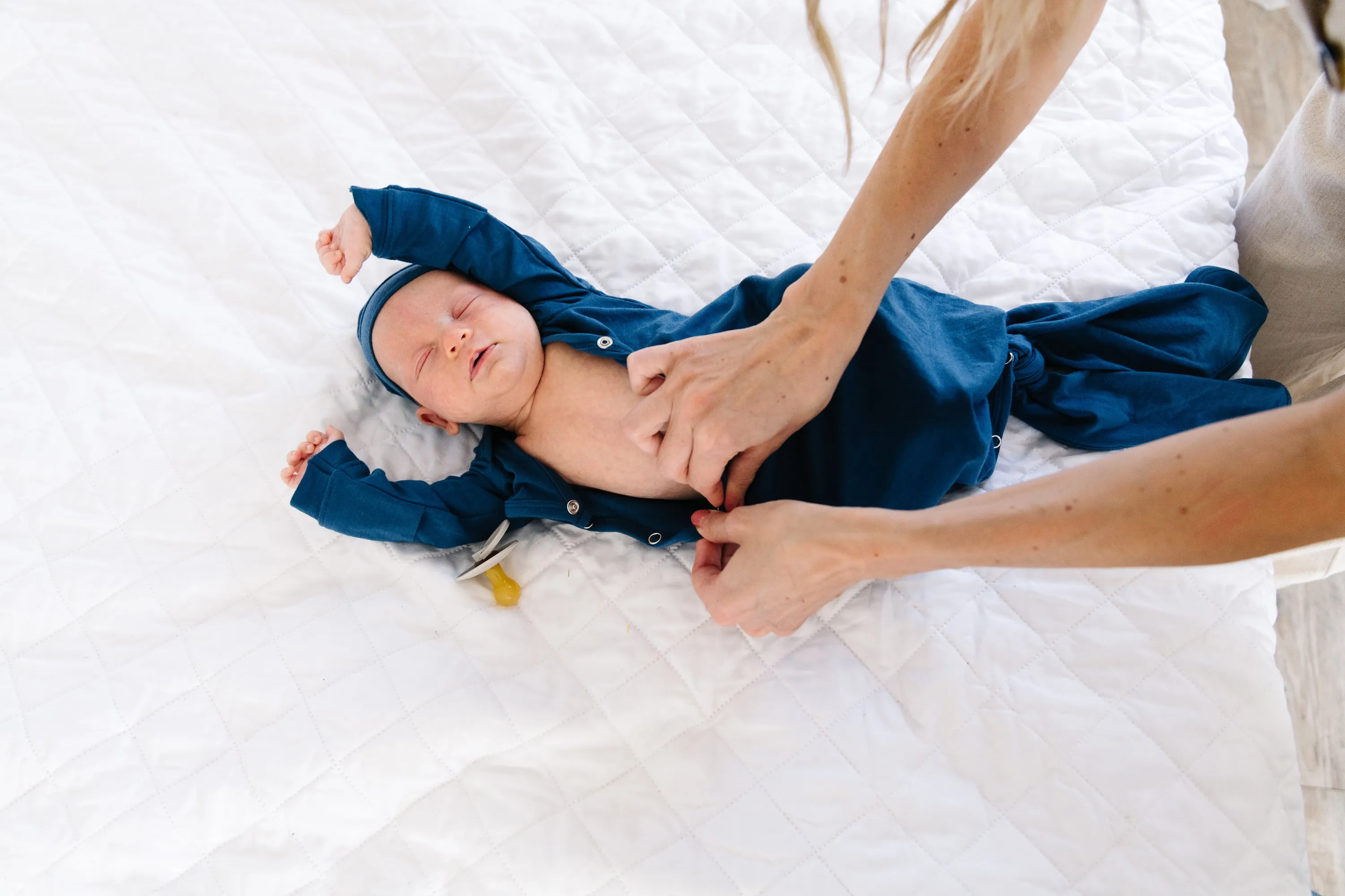 Newborn Knotted Gown - River