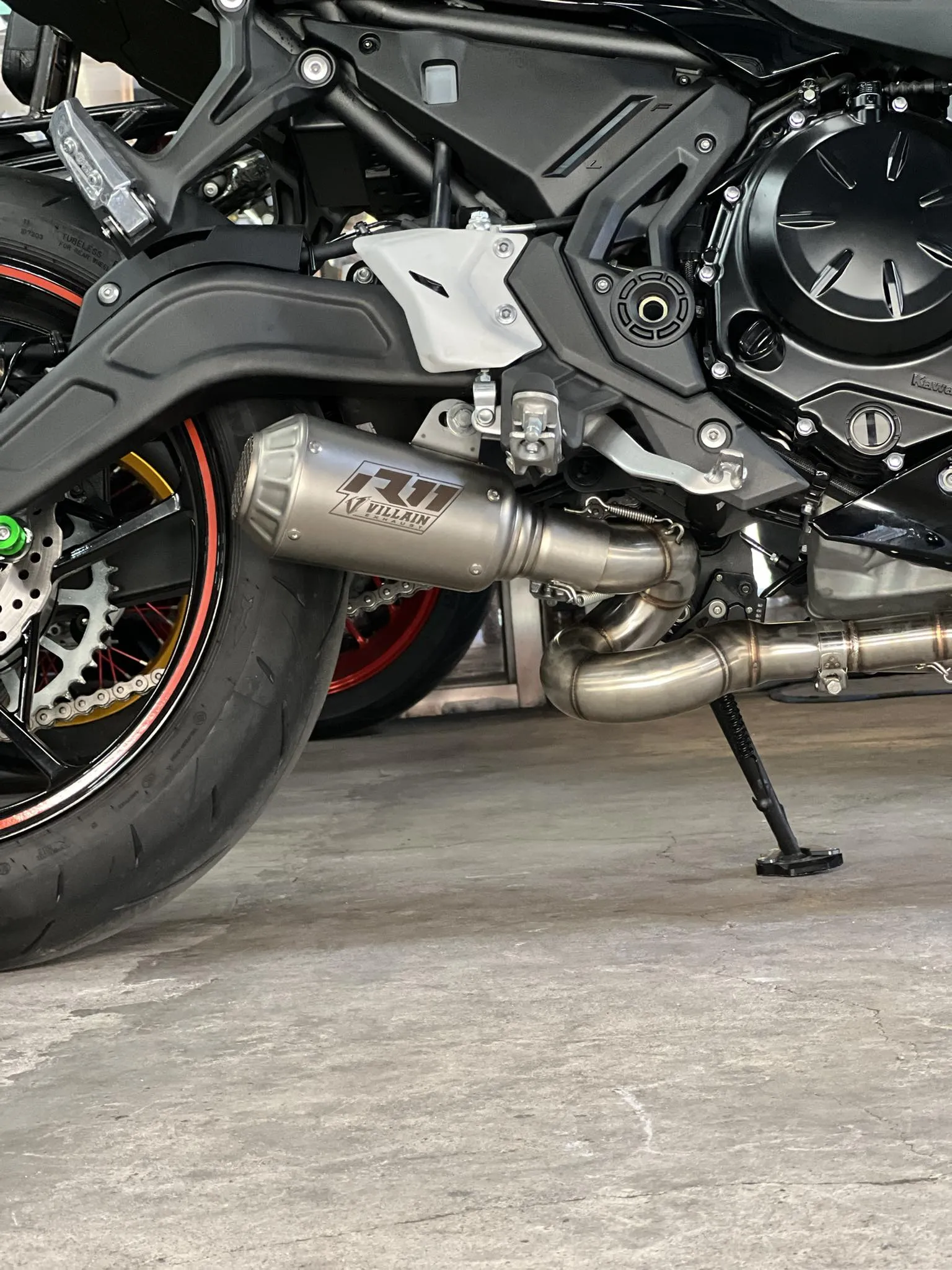 NINJA650/Z650 TWISTED SILVER ELBOW (IMPORTED)