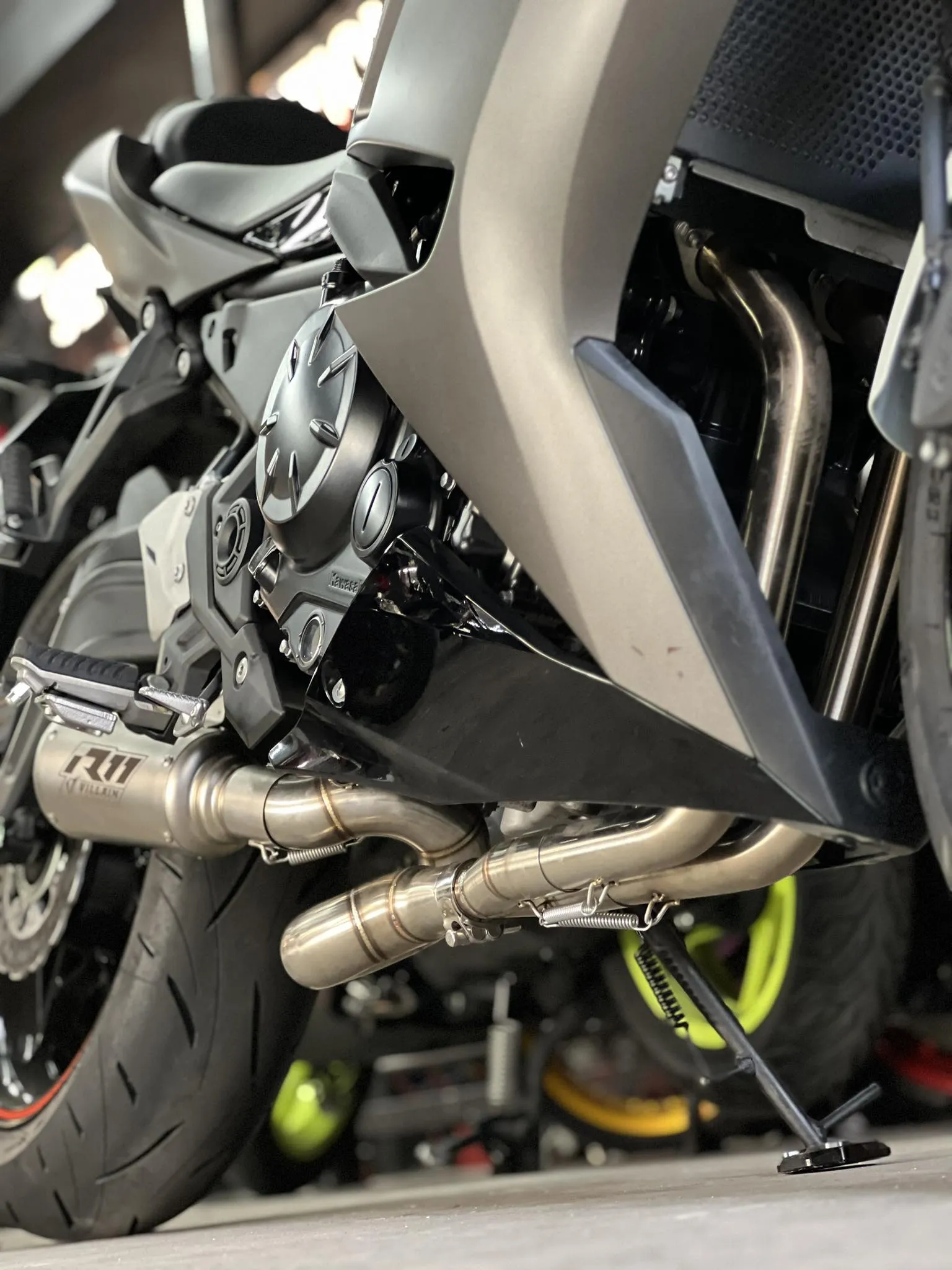 NINJA650/Z650 TWISTED SILVER ELBOW (IMPORTED)