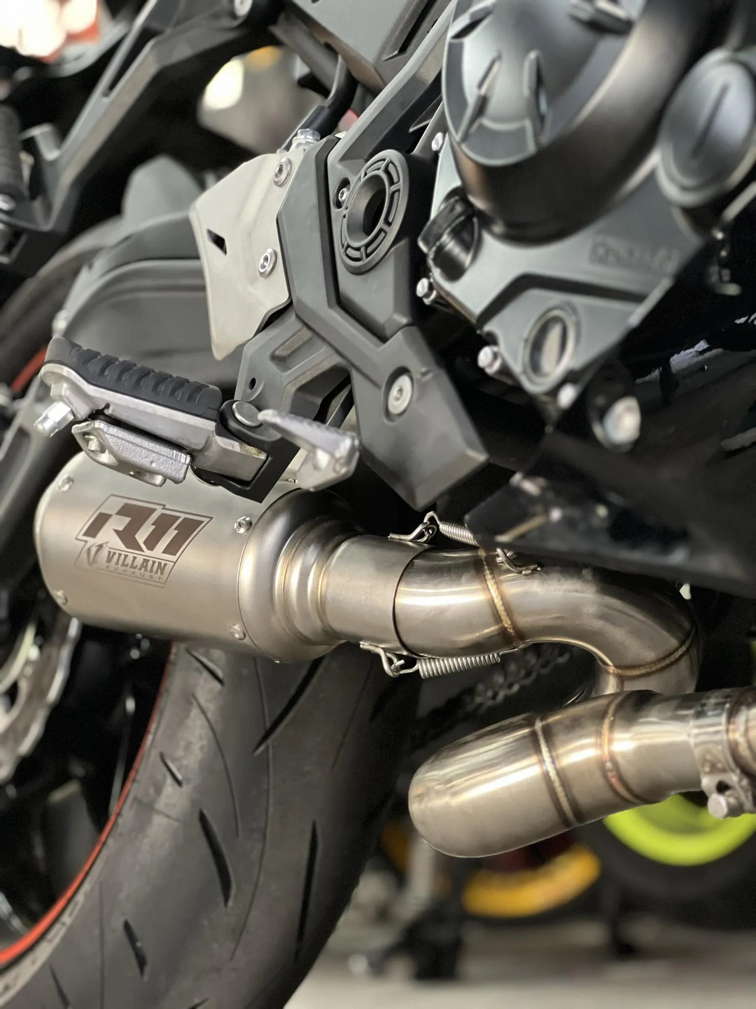 NINJA650/Z650 TWISTED SILVER ELBOW (IMPORTED)