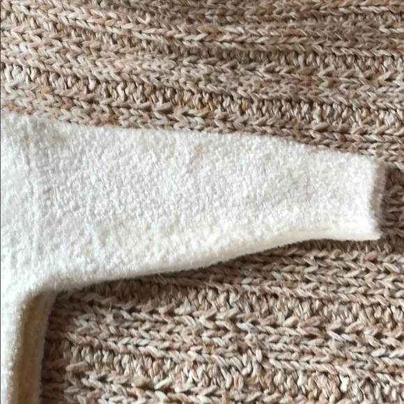NWOT Long and cozy sweater