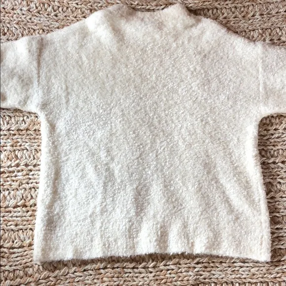 NWOT Long and cozy sweater