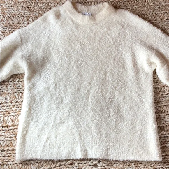NWOT Long and cozy sweater