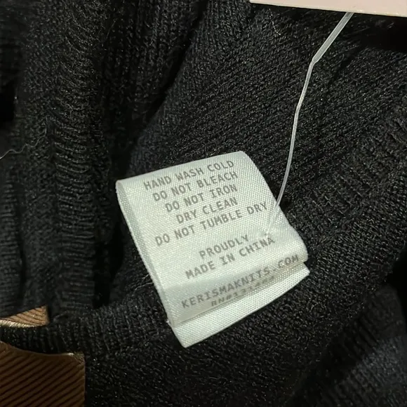 NWT Kerisma Raven slouchy knit sweater pocket V neck Black MSRP$87