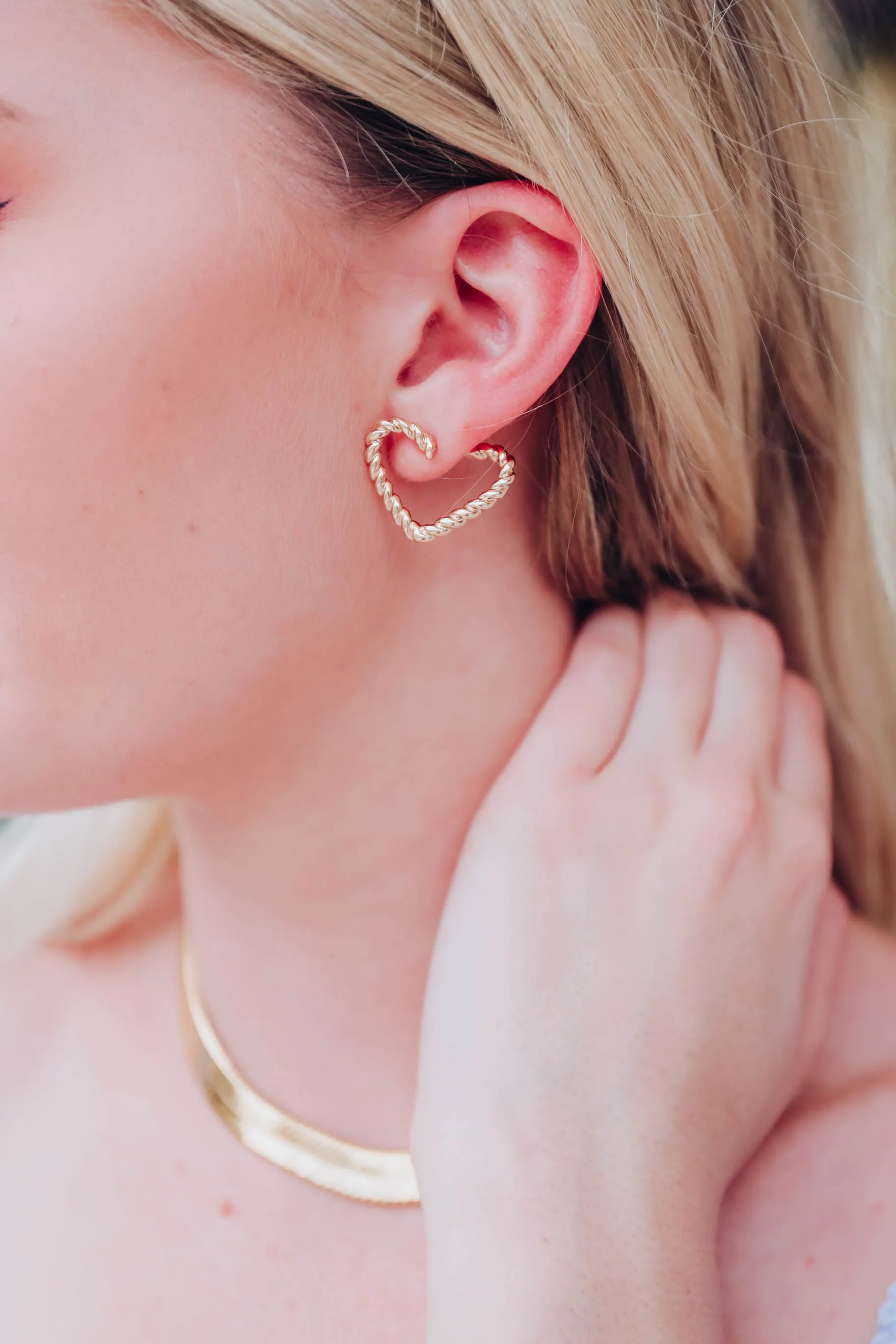 Phantos Twisted Heart Earrings - Gold