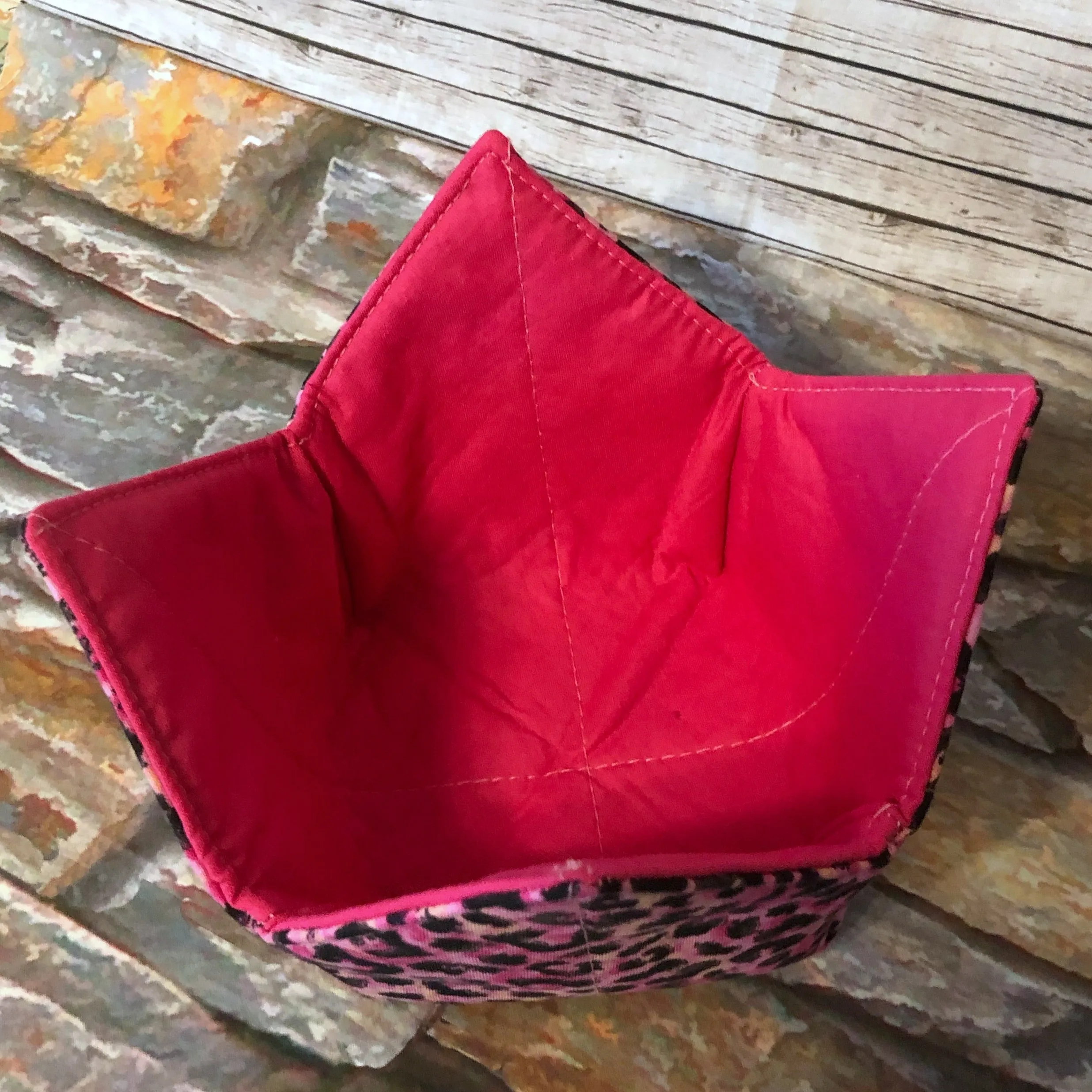 Portable Yarn Bowl - Pink spotted