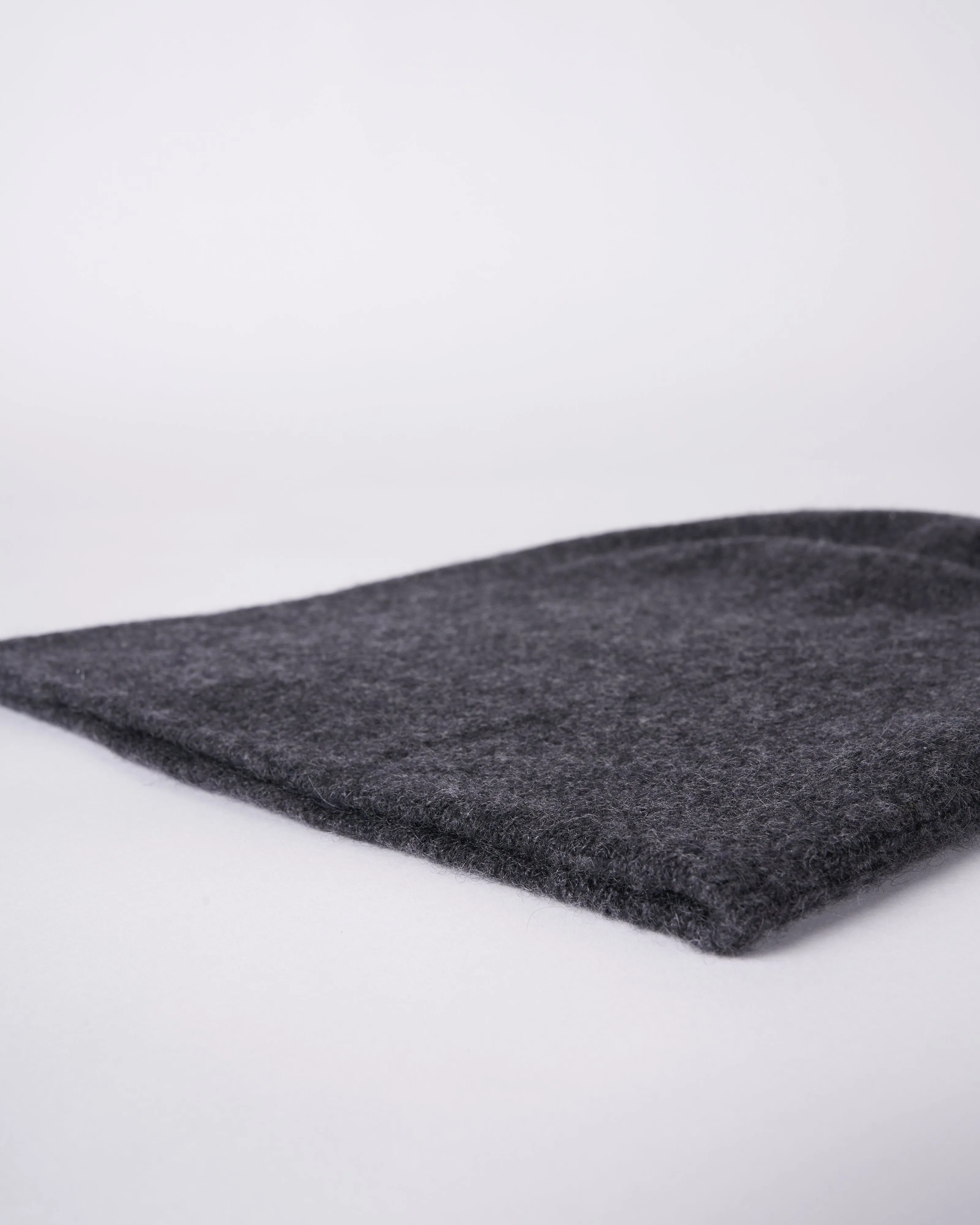 premium cashmere slouchy beanie - charcoal