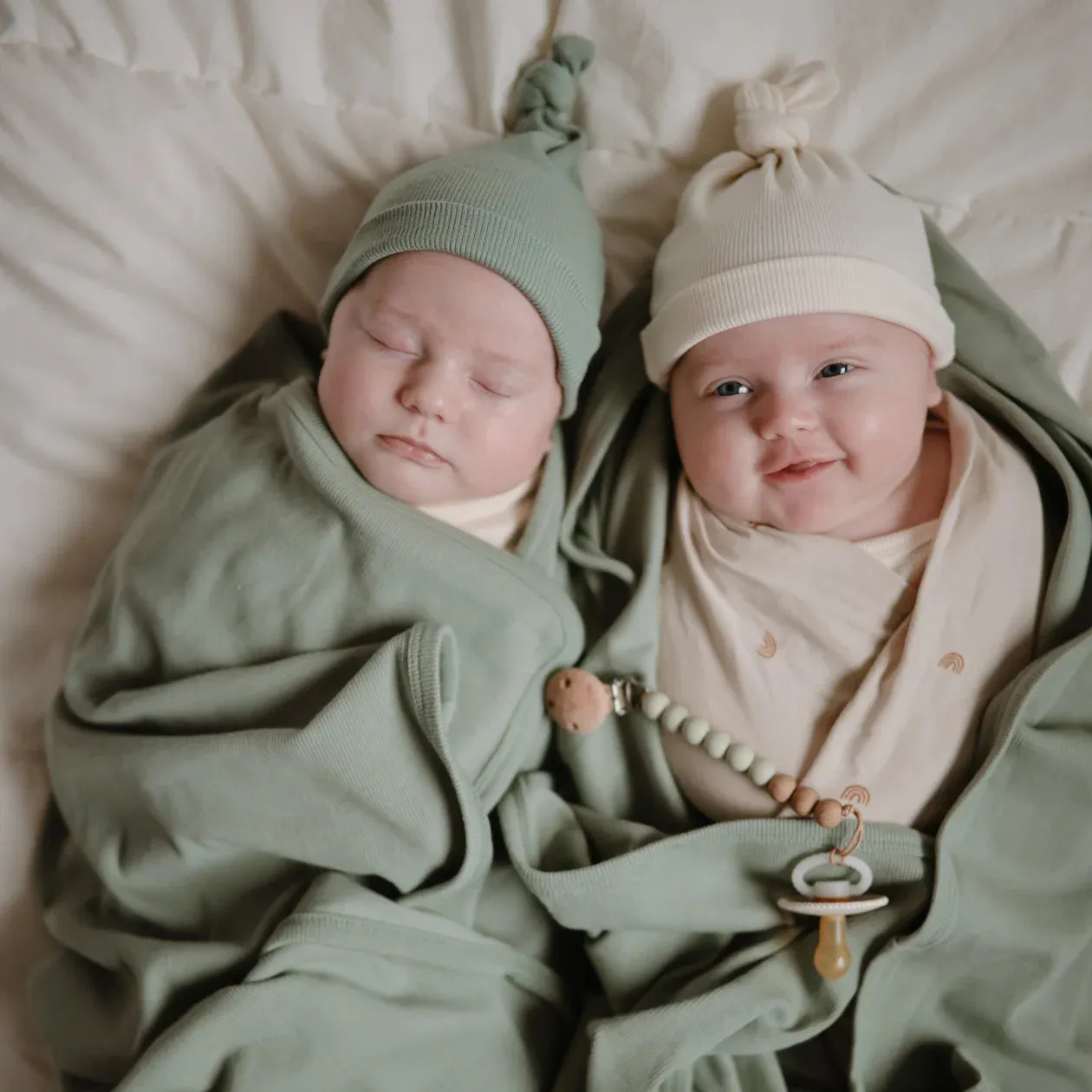 Ribbed Knotted Baby Gown   Beanie Set-Ivory