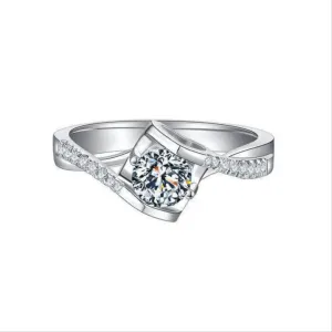 Round Diamond Twisted Band Angel Kiss Ring
