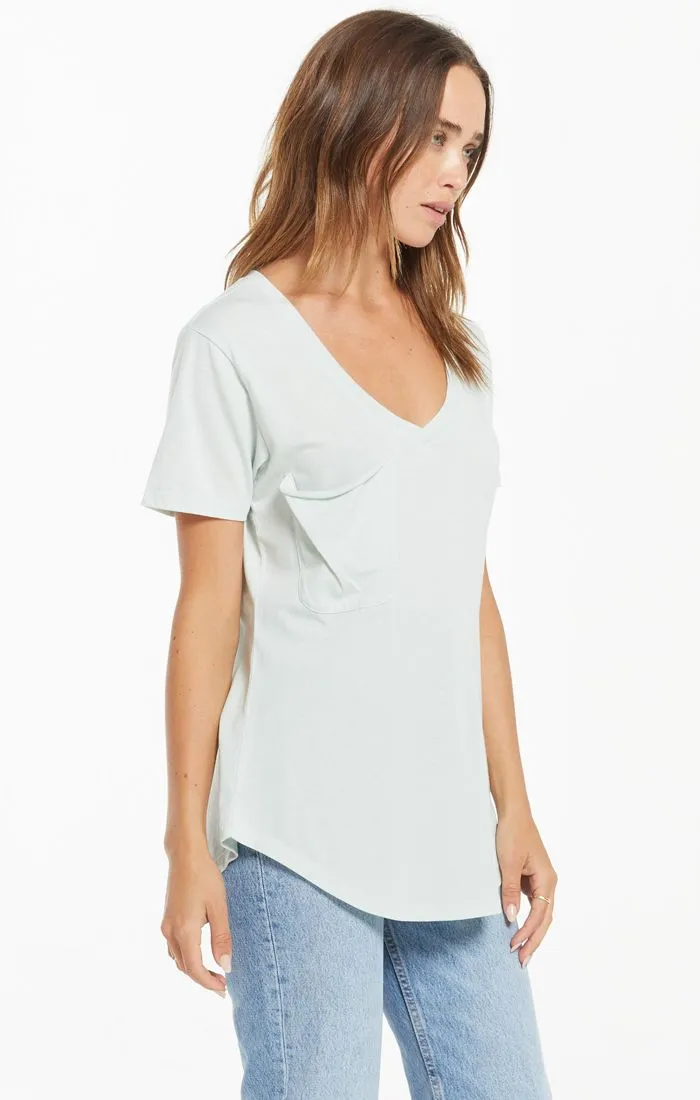 Short sleeve pocket tee in sky grey