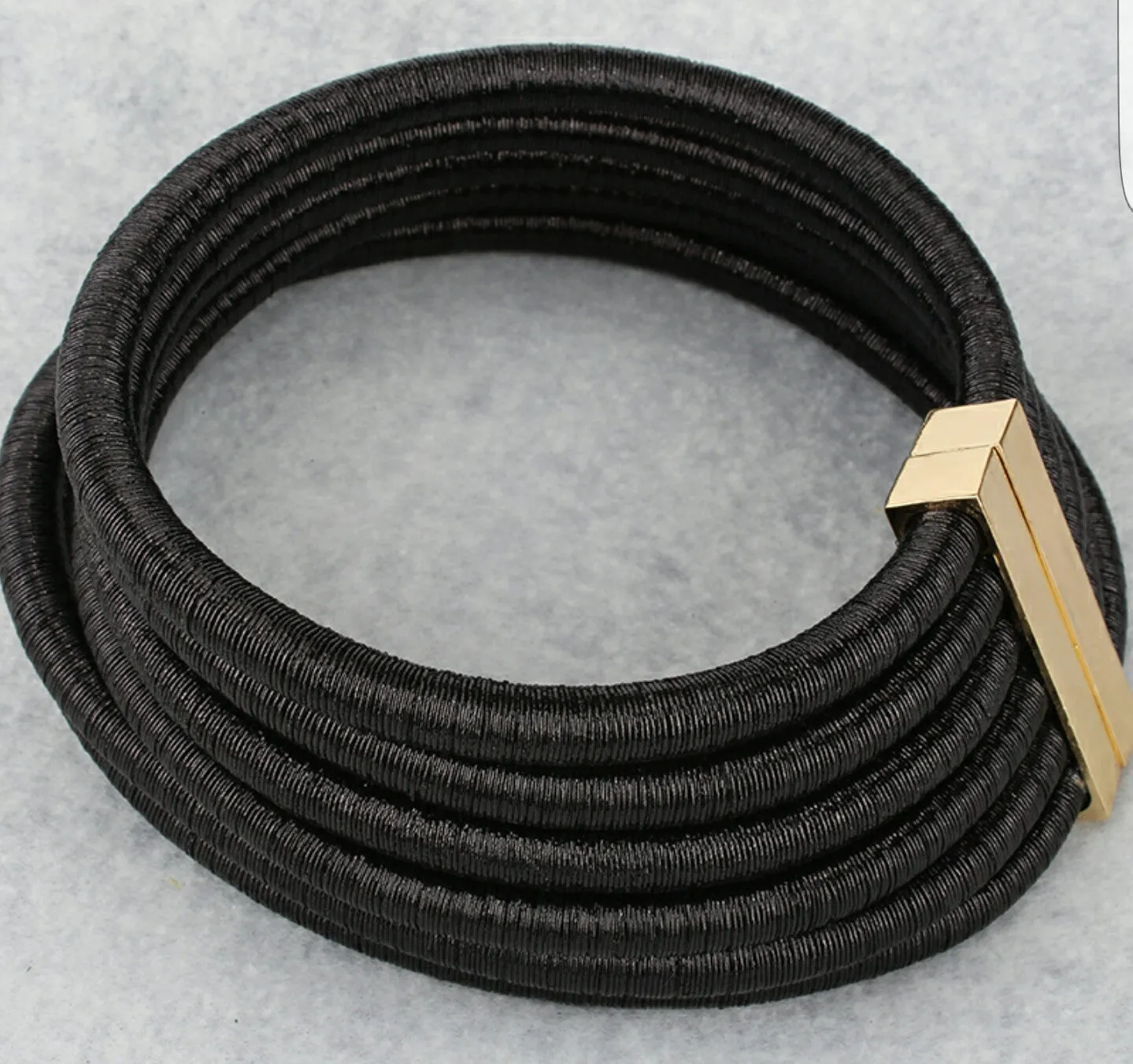 Six-layered coil-style choker necklace