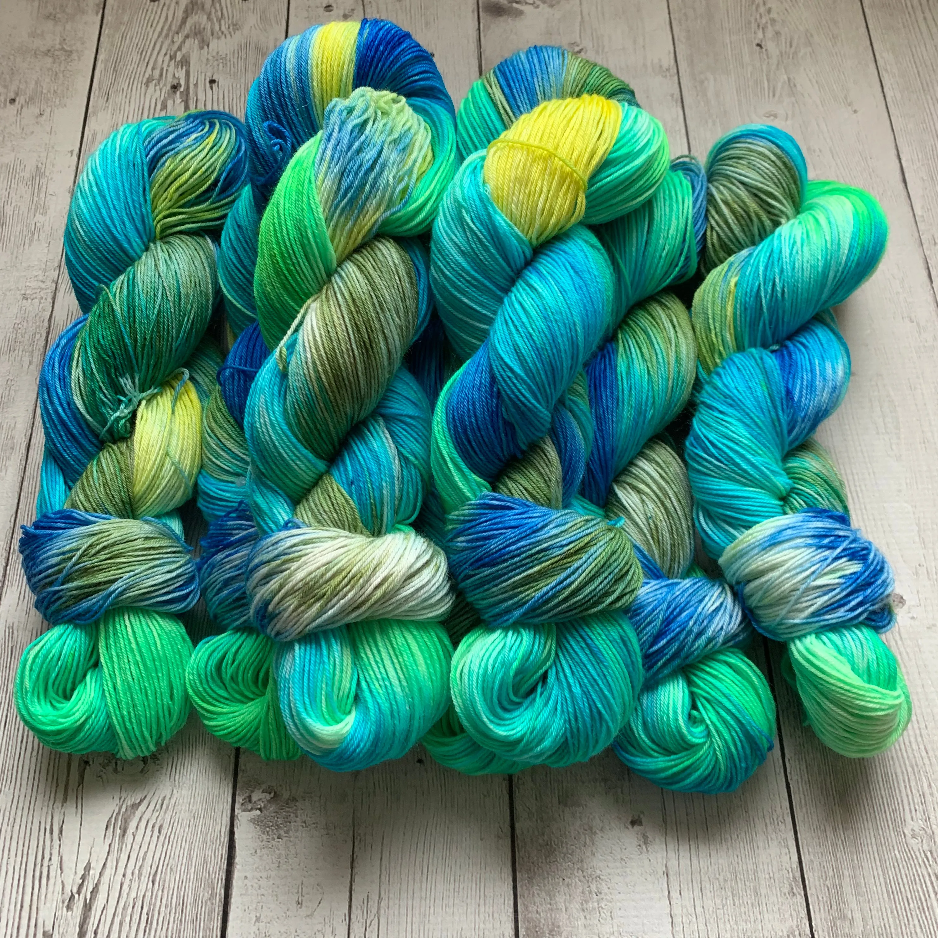 SOCK WEIGHT - RIVER ROCK™ HandPainted Fing/Sock Hand Paint - 463 yds or 20 gr minisRTS (122719)