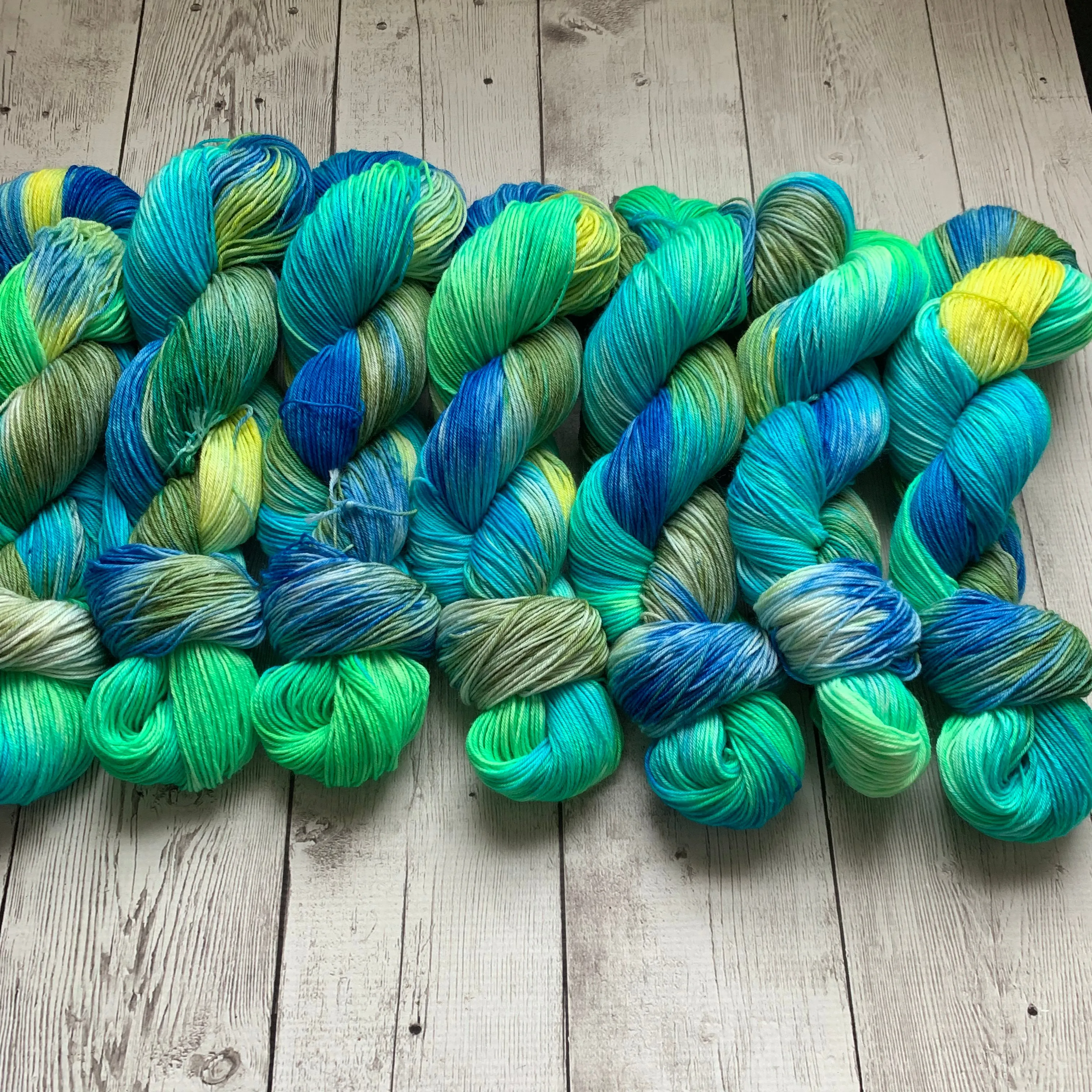 SOCK WEIGHT - RIVER ROCK™ HandPainted Fing/Sock Hand Paint - 463 yds or 20 gr minisRTS (122719)