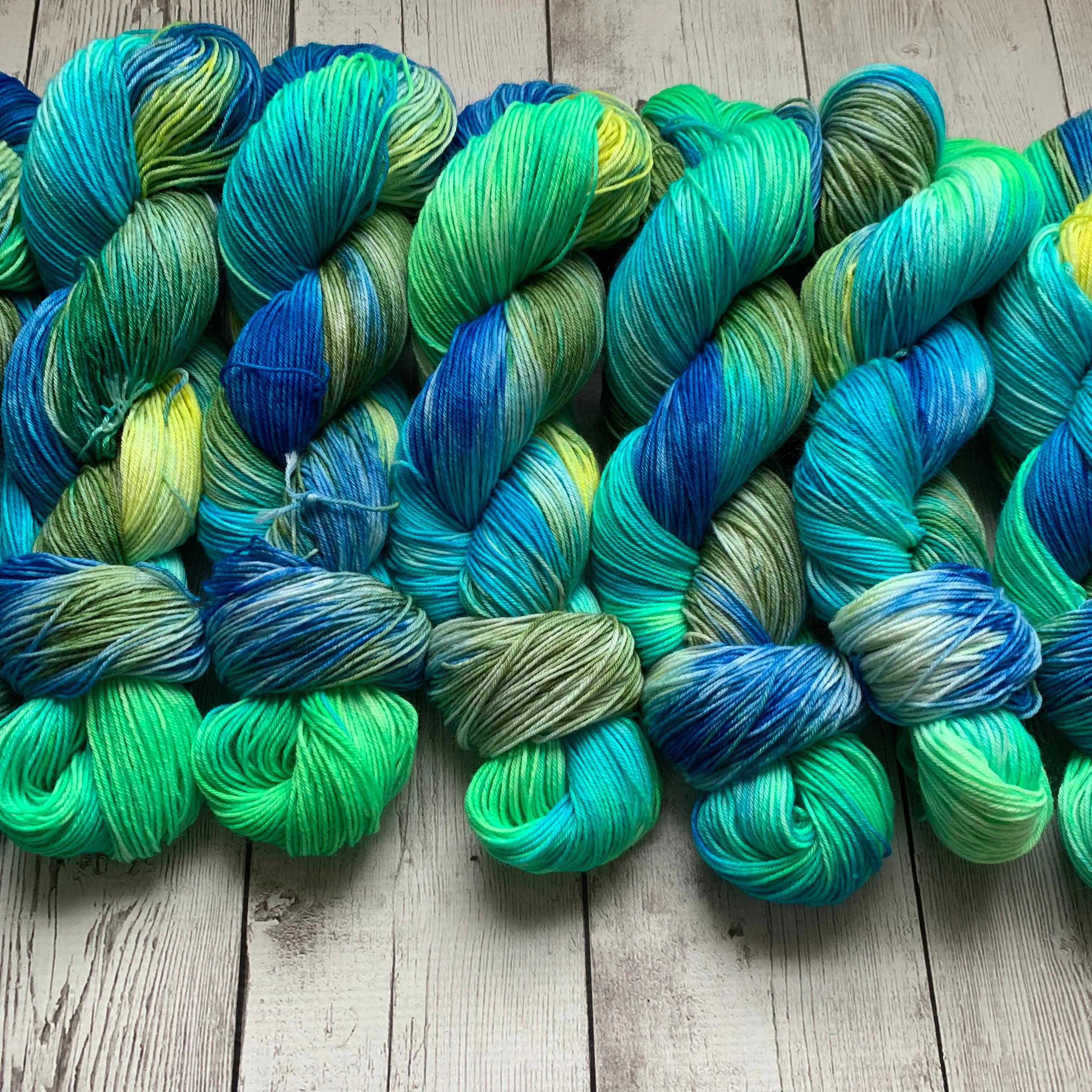 SOCK WEIGHT - RIVER ROCK™ HandPainted Fing/Sock Hand Paint - 463 yds or 20 gr minisRTS (122719)