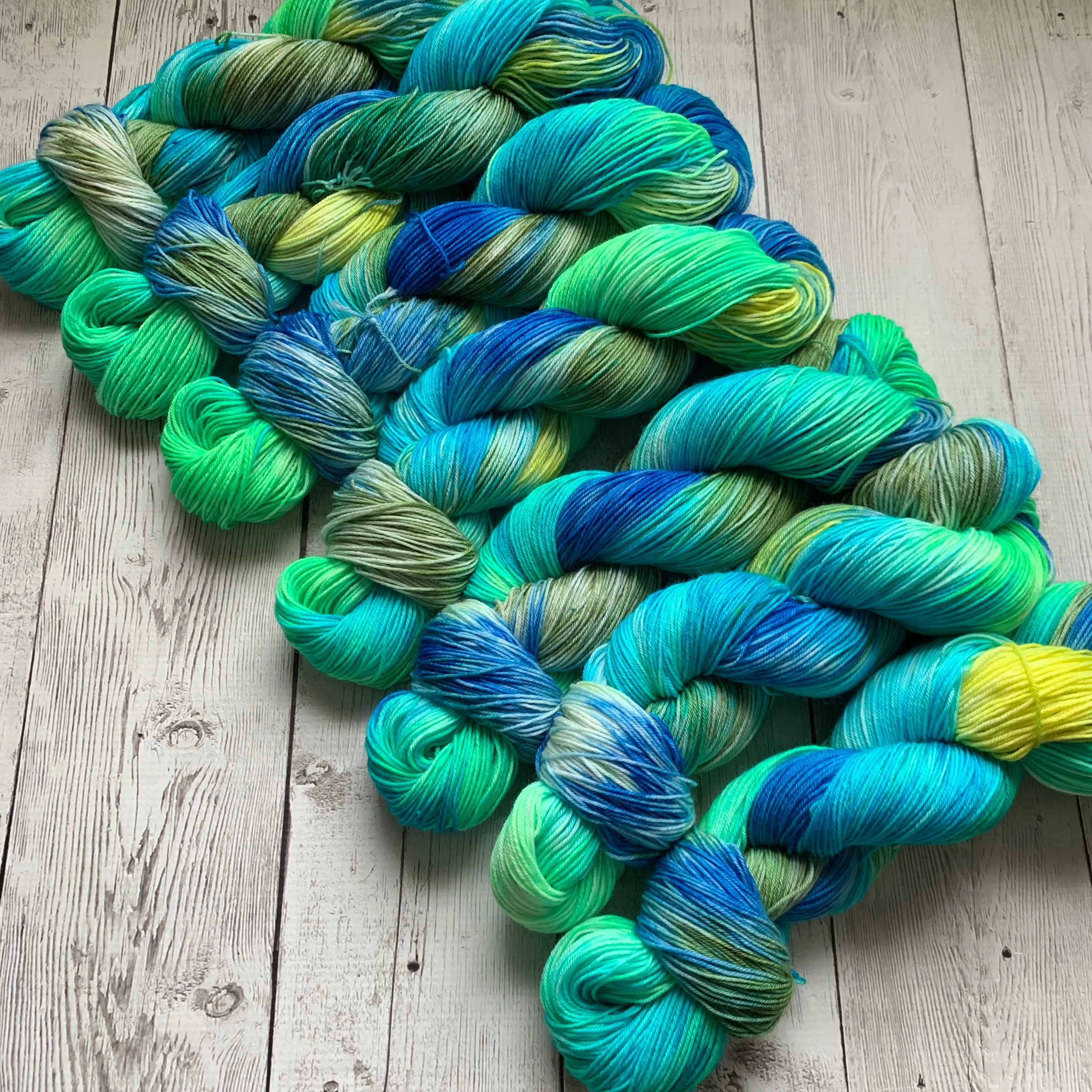 SOCK WEIGHT - RIVER ROCK™ HandPainted Fing/Sock Hand Paint - 463 yds or 20 gr minisRTS (122719)