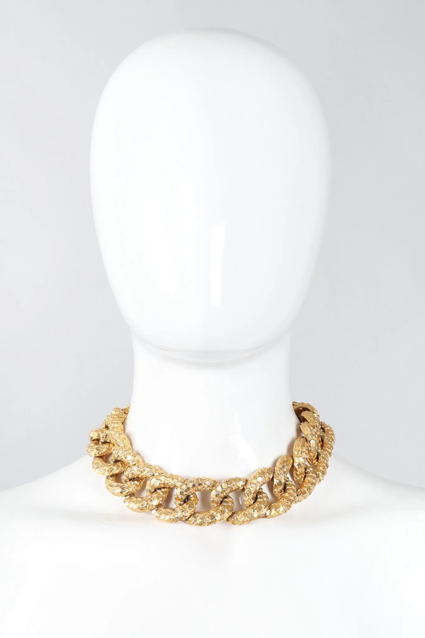 Textured Chain Collar Necklace