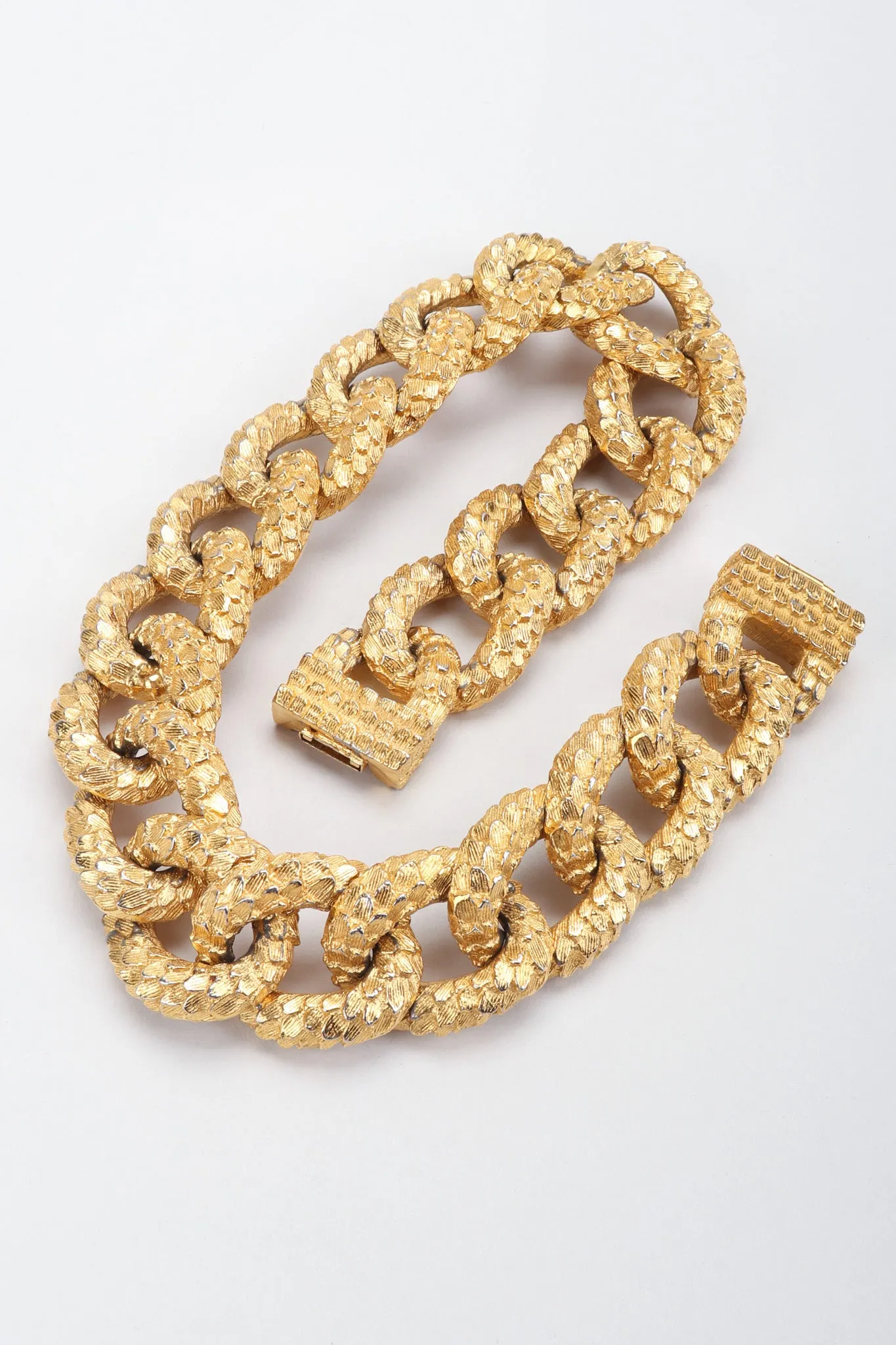 Textured Chain Collar Necklace