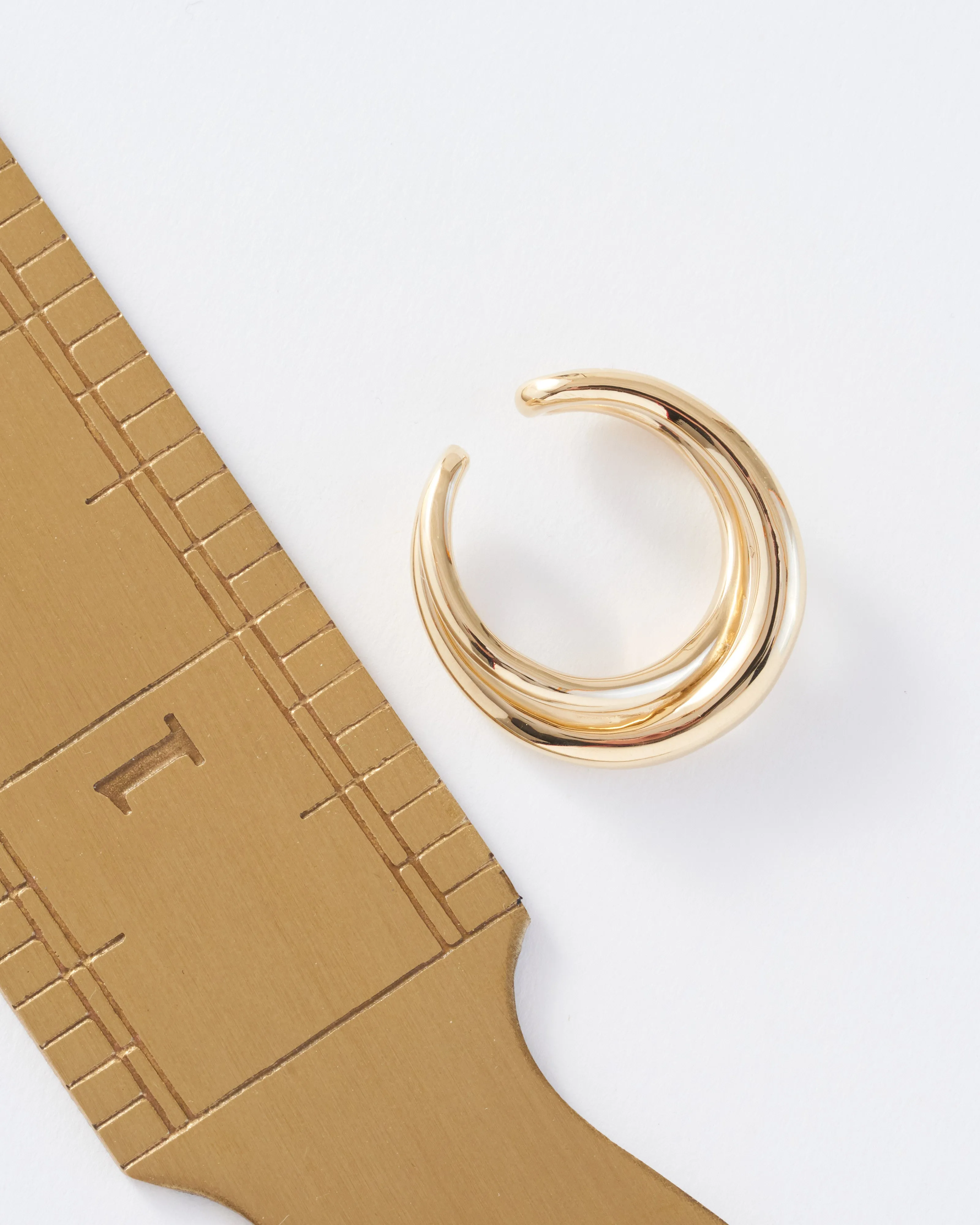 twisted ring