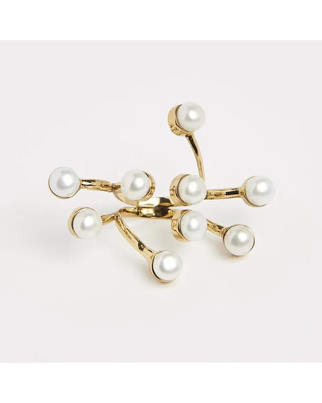 Twisted wire gold maxi ring with pearls