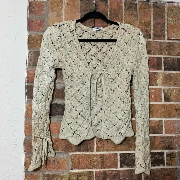 Vintage 90’s Cream crochet cardigan with ruffle sleeves and tie front