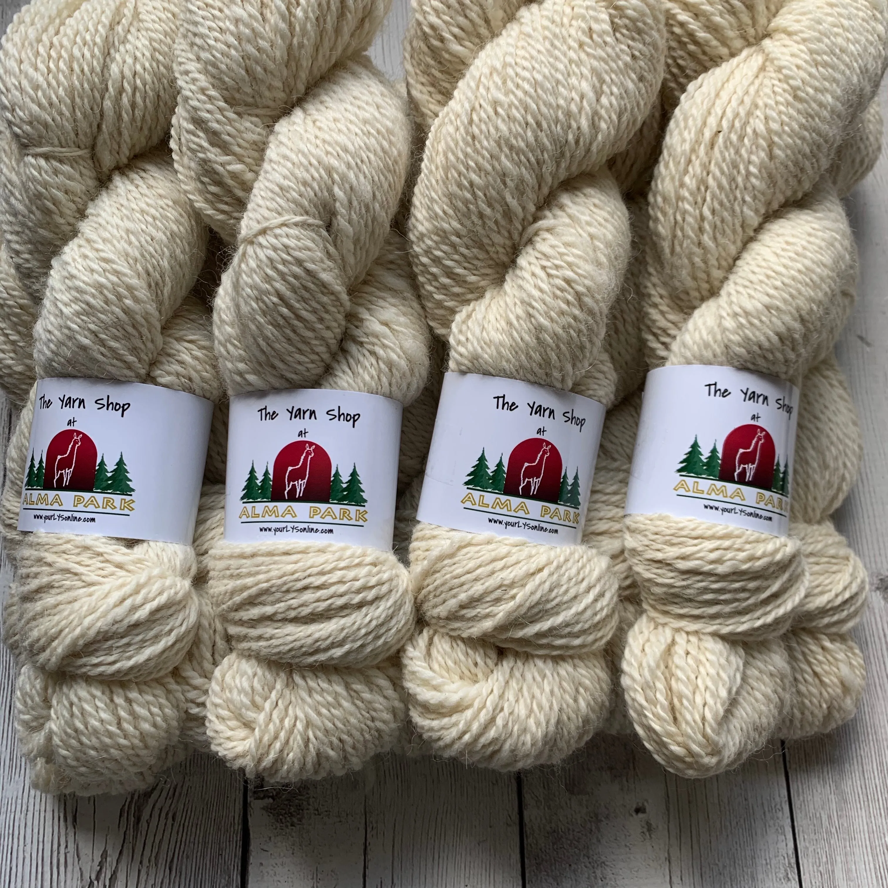 Worsted - Alma Park Exclusive Farm Yarn -  Alpaca/Merino  200 yds - white -"Ant'ny"