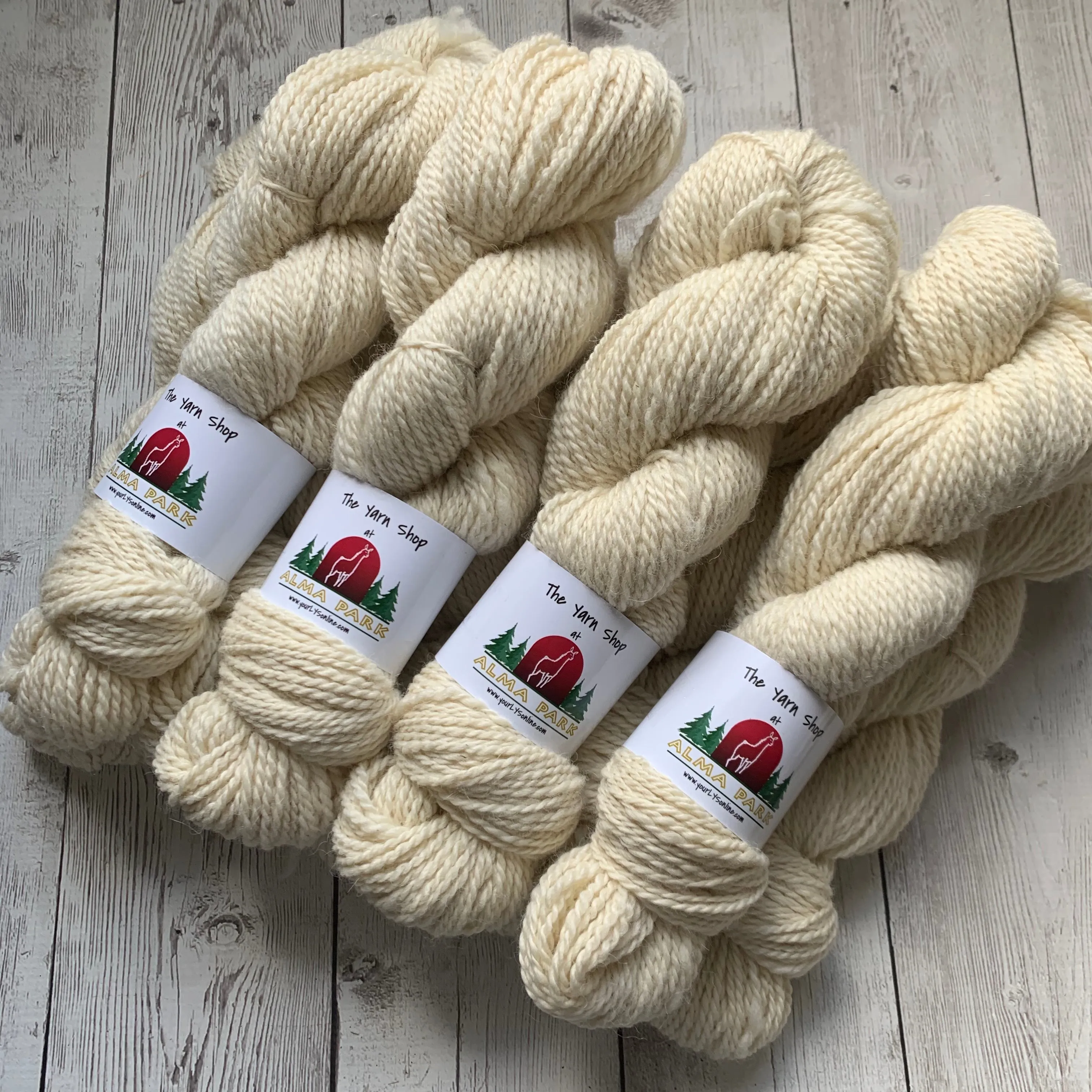 Worsted - Alma Park Exclusive Farm Yarn -  Alpaca/Merino  200 yds - white -"Ant'ny"